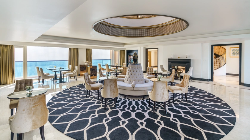 Rixos Marina Prive lounge